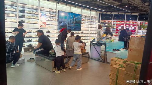 北京三十載百貨清倉(cāng)謝幕，閉店裝修開(kāi)啟零售新篇章